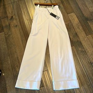 I am Gia stretchy, wide, leg, white pants